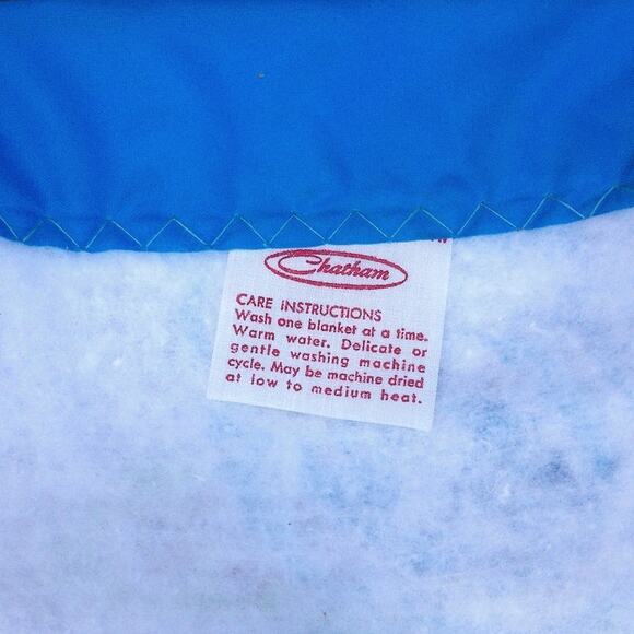 Vintage Chatham Satin Trim Cozy Floral Blanket - Picture 4 of 6